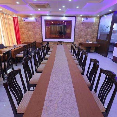 Hotel Sahib'S Red Carpet - Family & Corporate Hotel Chain Agra  Exterior photo
