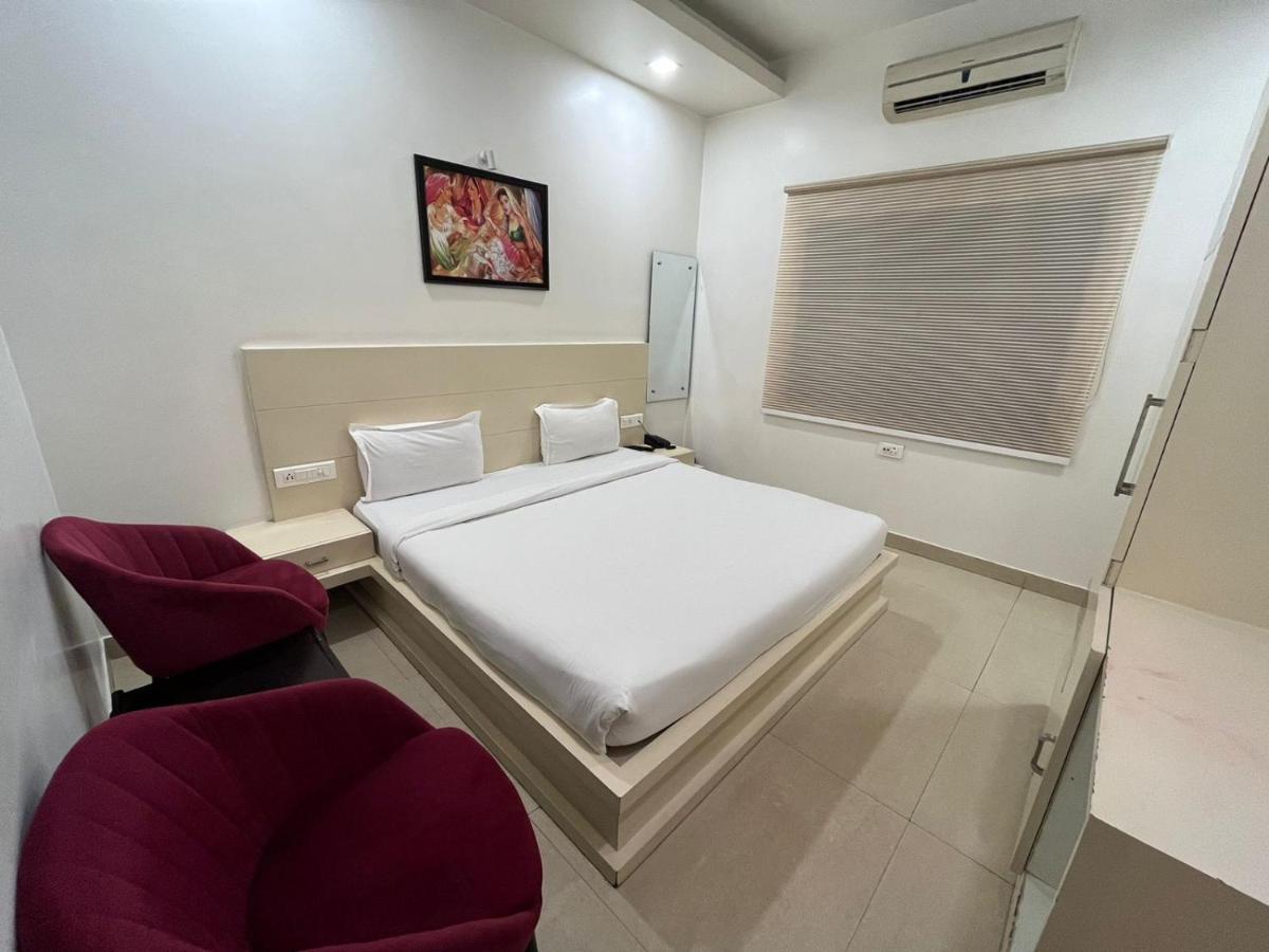 Hotel Sahib'S Red Carpet - Family & Corporate Hotel Chain Agra  Exterior photo