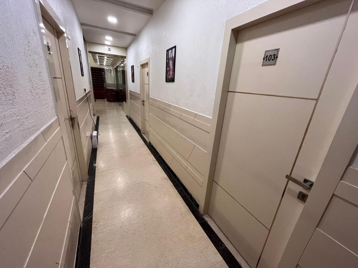 Hotel Sahib'S Red Carpet - Family & Corporate Hotel Chain Agra  Exterior photo