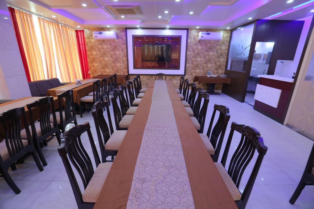 Hotel Sahib'S Red Carpet - Family & Corporate Hotel Chain Agra  Exterior photo