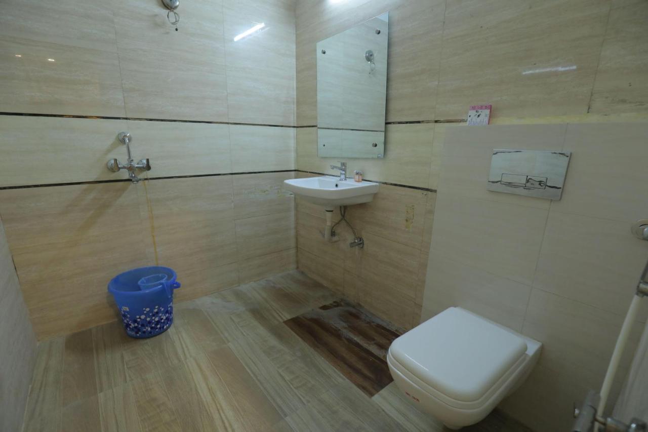 Hotel Sahib'S Red Carpet - Family & Corporate Hotel Chain Agra  Exterior photo