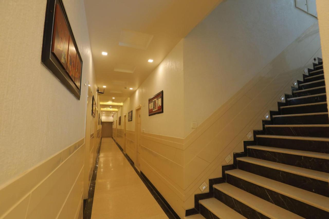 Hotel Sahib'S Red Carpet - Family & Corporate Hotel Chain Agra  Exterior photo